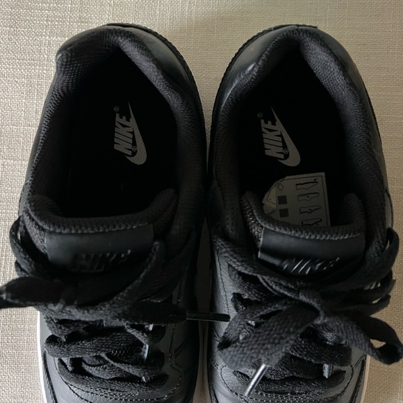 Women’s Nike Ebernon Shoes - Picture 5 of 6